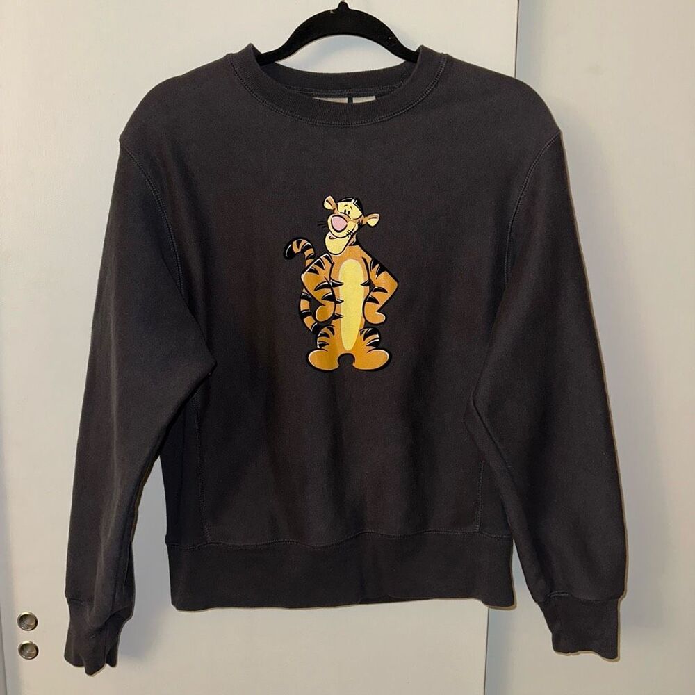Disney Store Vintage Unisex Dark Gray Tigger Crew Sweatshirt Small GUC